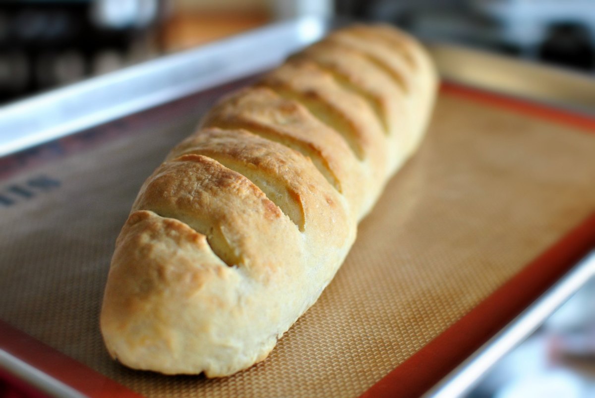 Easy-Homemade-French-Bread-www.SimplyScratch.com_1.jpg
